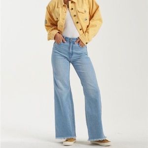 NWOT Billabong Wide Range Denim Pant High Waisted in Medium Wash